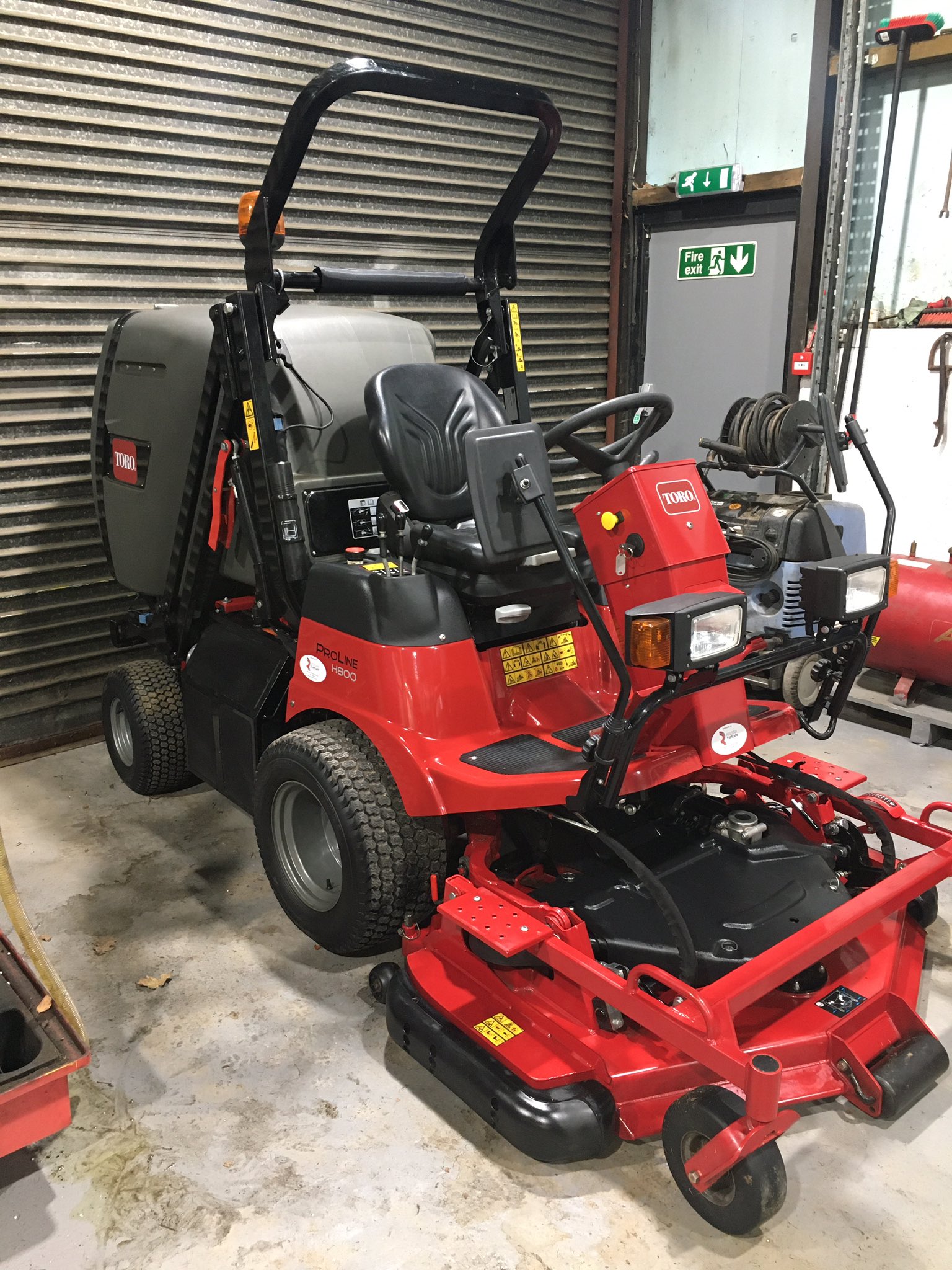 Trevor Edwards on X Toro proline H800 been through the workshop fully serviced blades sharpened and balanced. Looks like new. ReesinkScotland BruntsfieldG 4tholdestGC https t 15z3pEAI5s X