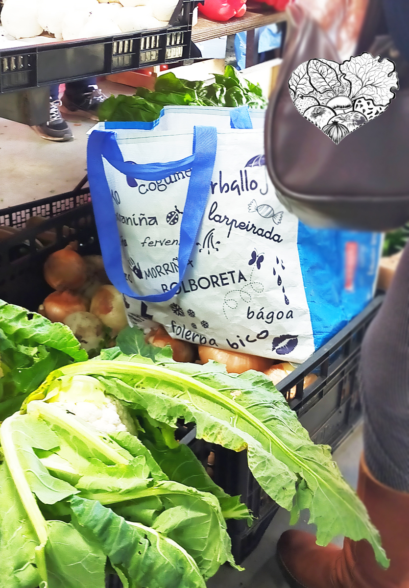 Cada día hai máis clientas que levan as súas bolsas reutilizables para mercar na Praza ♻️ Mañán espéranvos as praceiras co mellor das súas hortas 🥬🍊🥦🍋🥗 Leva as túas bolsas e merca o que precises. Grazas e boa fin de semana!