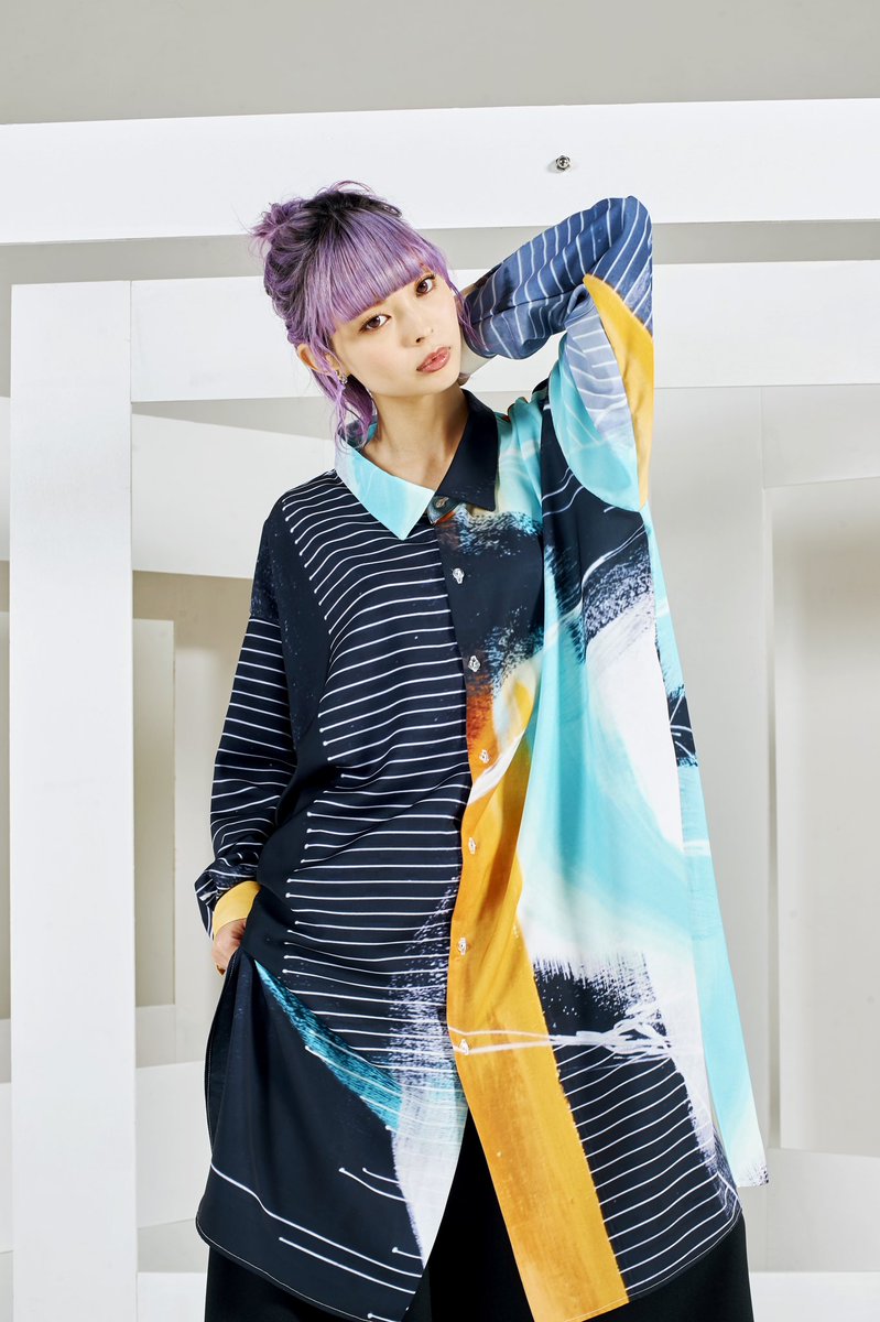 some0658's tweet photo. 【 プレゼント企画 弐 】

「 Cryptogram over silhouette shirt 」を1名様に。

応募 /フォロー&amp;RT
締切 / 1/10

－－－－－－－－－－－－－－－－－

【NEW YEAR SALE / MAX 50% OFF】

1/10迄。

https://t.co/AjrrEkdWN8 https://t.co/EWE8msUFrT