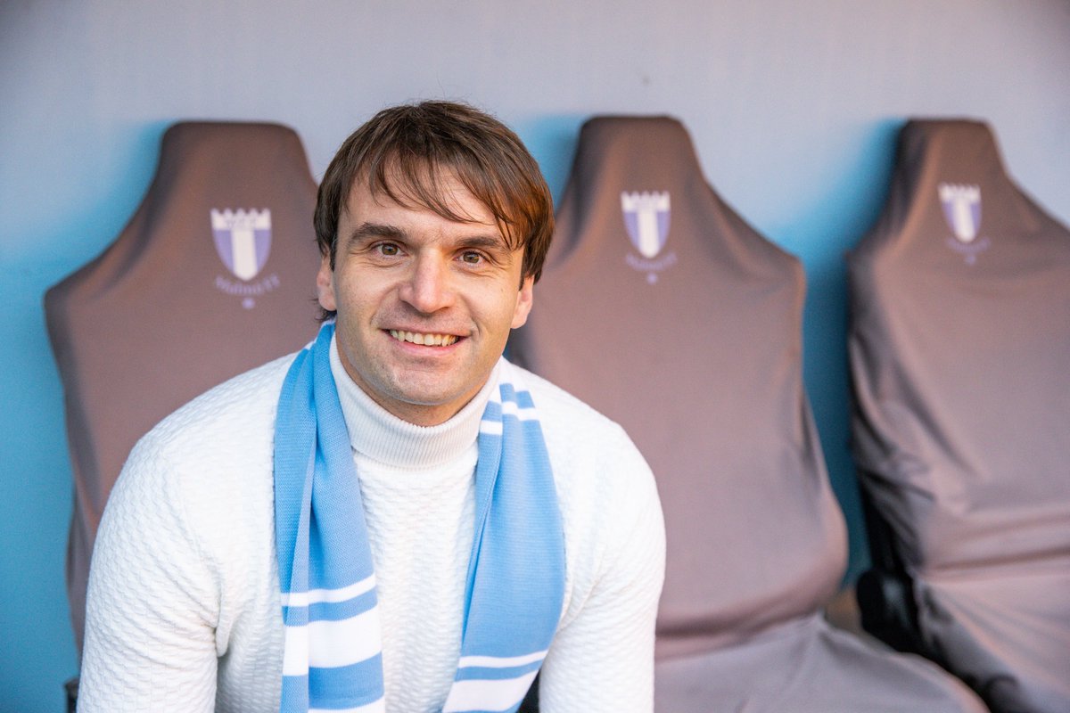 Malmo_FF's tweet photo. 💬 "MFF har varit väldigt framgångsrika de senaste tio åren. Det inspirerar mig men jag vill att vi ska dominera och vinna ännu mer. Jag tror på klubben, på spelarna och på mig själv."

– Milos Milojevic https://t.co/yC2CWCNxX3