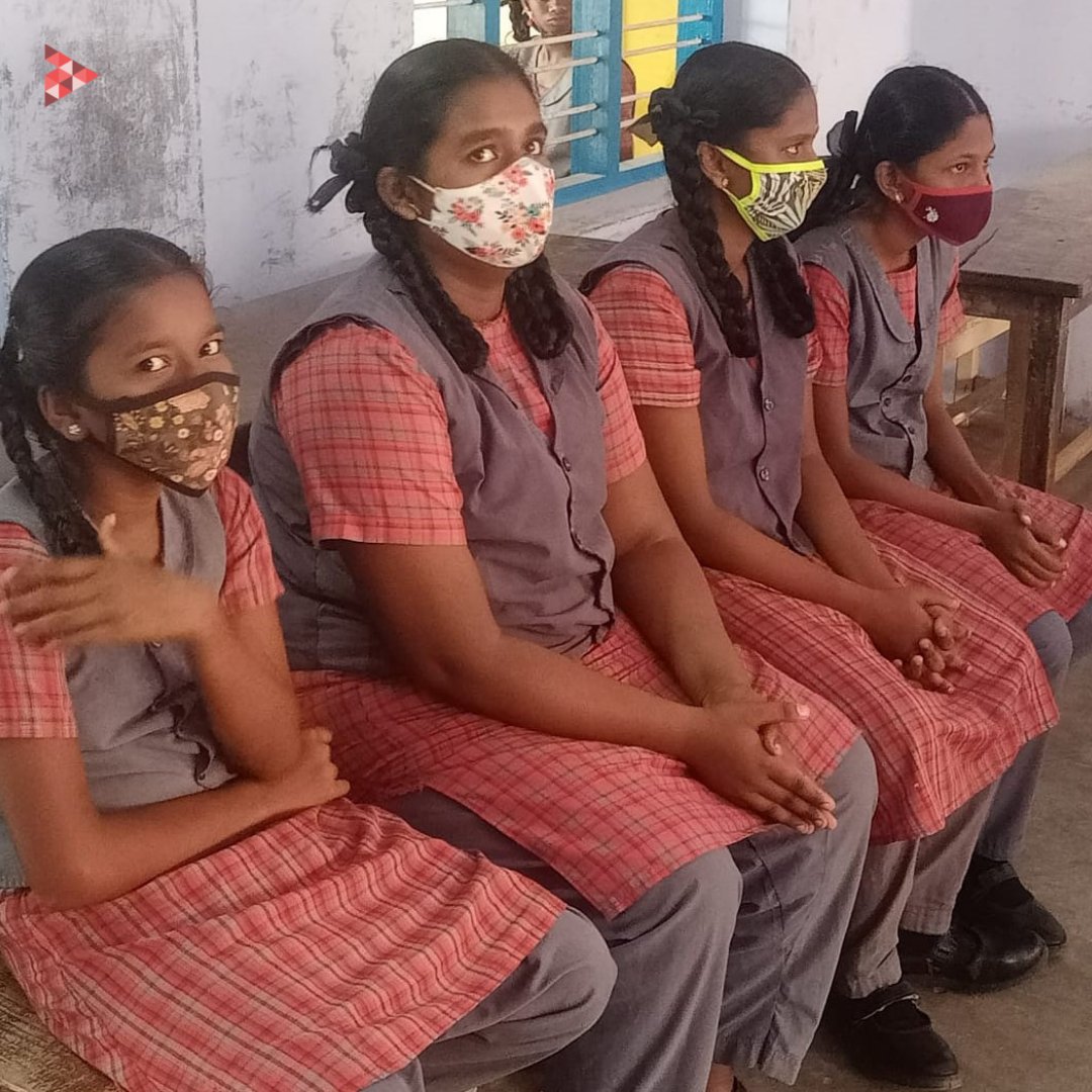 GiveIndia's tweet photo. We are sharing some glimpses from the first day. This project is currently operating in three states: Maharashtra, Jharkhand, and Tamil Nadu, and aims to cover all the under served areas of the targeted geographies.
#GiveIndia #COVID19 #india #covidrelief #icrf2 #icrf2update https://t.co/v75D13R1An