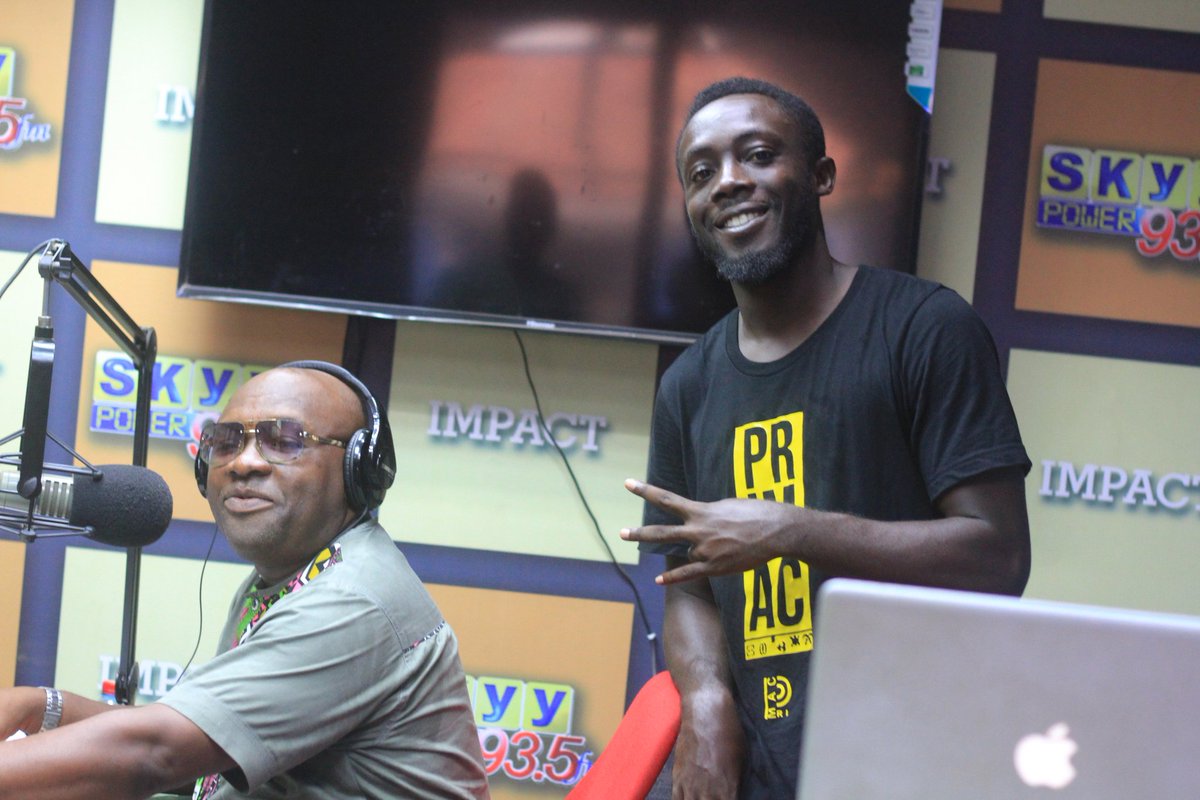 DjCashgh's tweet photo. Father and Son Tin Tonight @Skyypowerfm1
#GLOBALCOUNTDOWNWITHJMCAESAR from 7pm to 9pm
Watch Out for the Song of The Year On WestSide Songs .
Guest who wins.... Send in your Messages via 0244103301 ... Thanks
#TGIF #worldbaddestdj #radiopromotion #impact #wemakeithitz https://t.co/WwbsJk7WVu