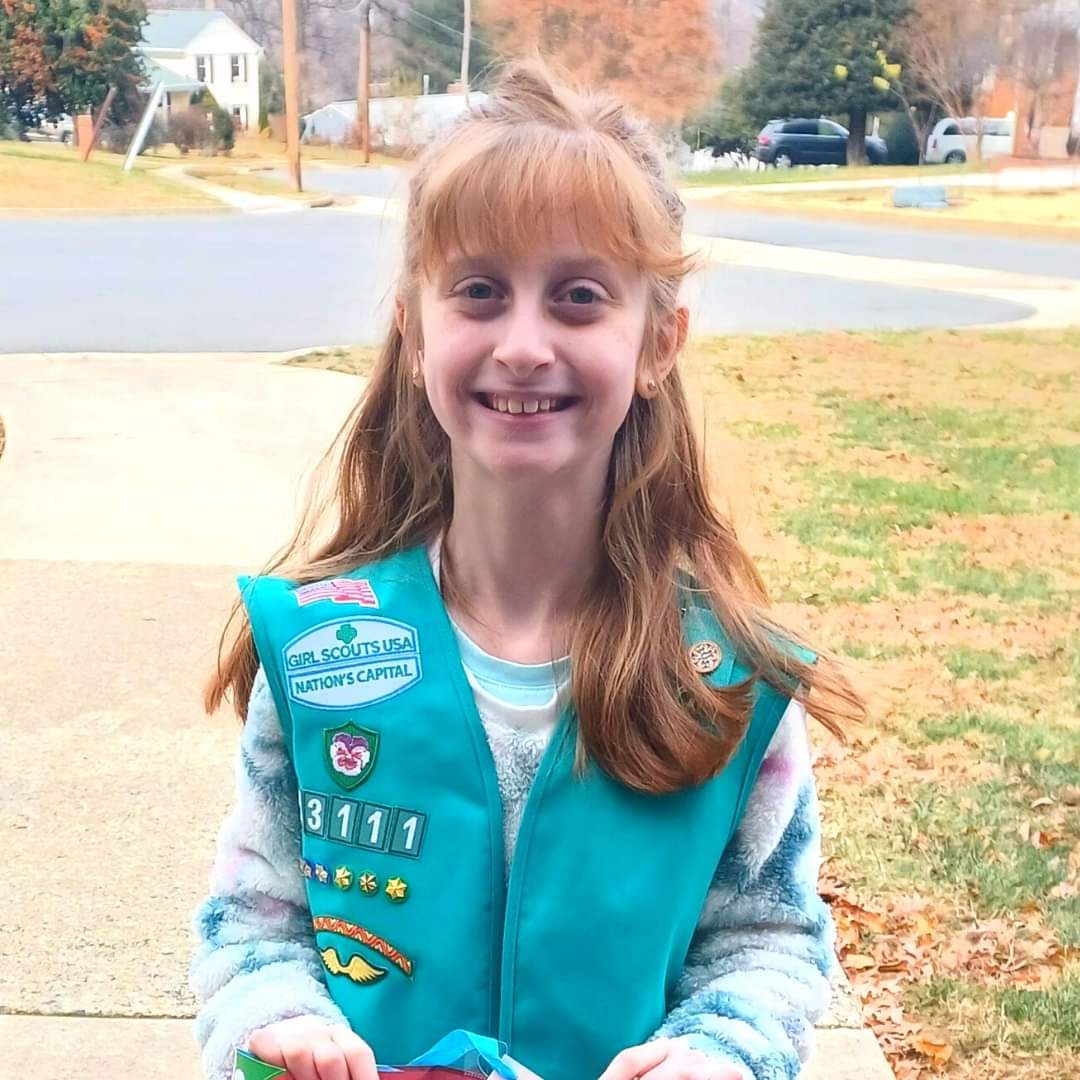 lisamarieotto's tweet photo. It's time!  Please consider ordering my my Girl Scout. https://t.co/Qfhj2NO0Lj https://t.co/1IsF5admh6