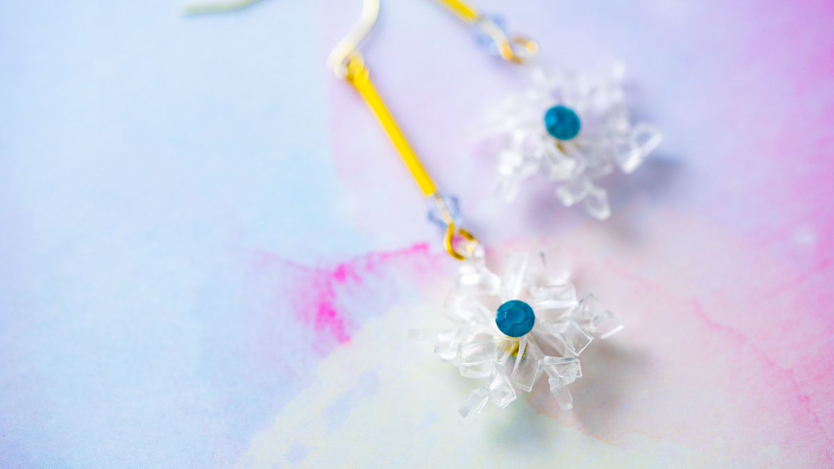 cyunko_'s tweet photo. https://t.co/h0VaO99uZB

雪のピアス❄
雪の結晶って綺麗だよね～(*´ω｀*) https://t.co/fkgqBCPvOd