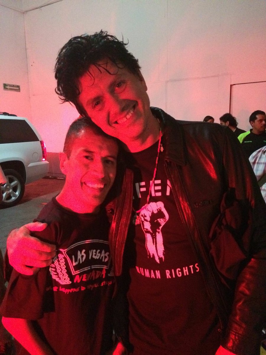 80chakon's tweet photo. @rockzona Caifanes obvio https://t.co/XyIx6lT4t6