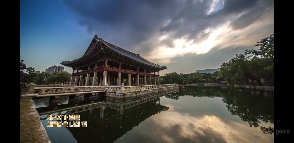 매롱해치 애니메이션 배경이 조선시대 경복궁이라 그런지 세미나 달빛궁궐처럼 뭔가 퓨전적인게 아닌 진짜 전통적인 배경으로 장금이의 꿈 이후로...