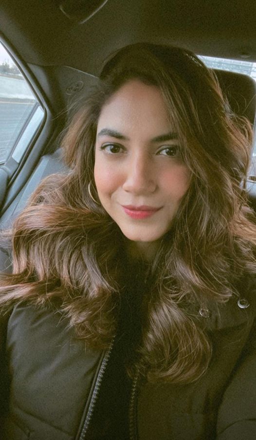 CinemaLollipop's tweet photo. #Rituvarma's cheery eyes can brighten up any morning 😍🤳 .....agree?
Ritu Varma  #OkeOkaJeevitham https://t.co/cSisbhxr8s