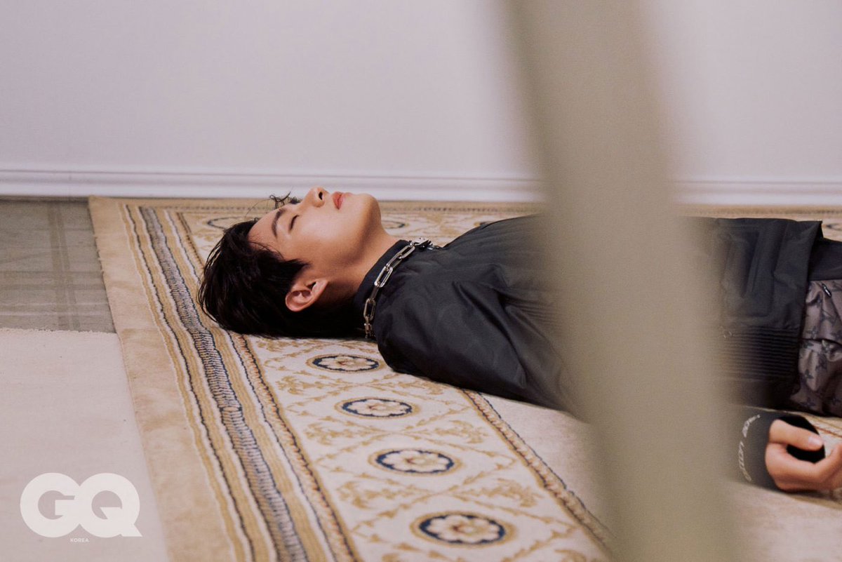 kkukstudio's tweet image. 'BTS SPECIAL' BEHIND THE SCENE | @BTS_twt 

TAEHYUNG