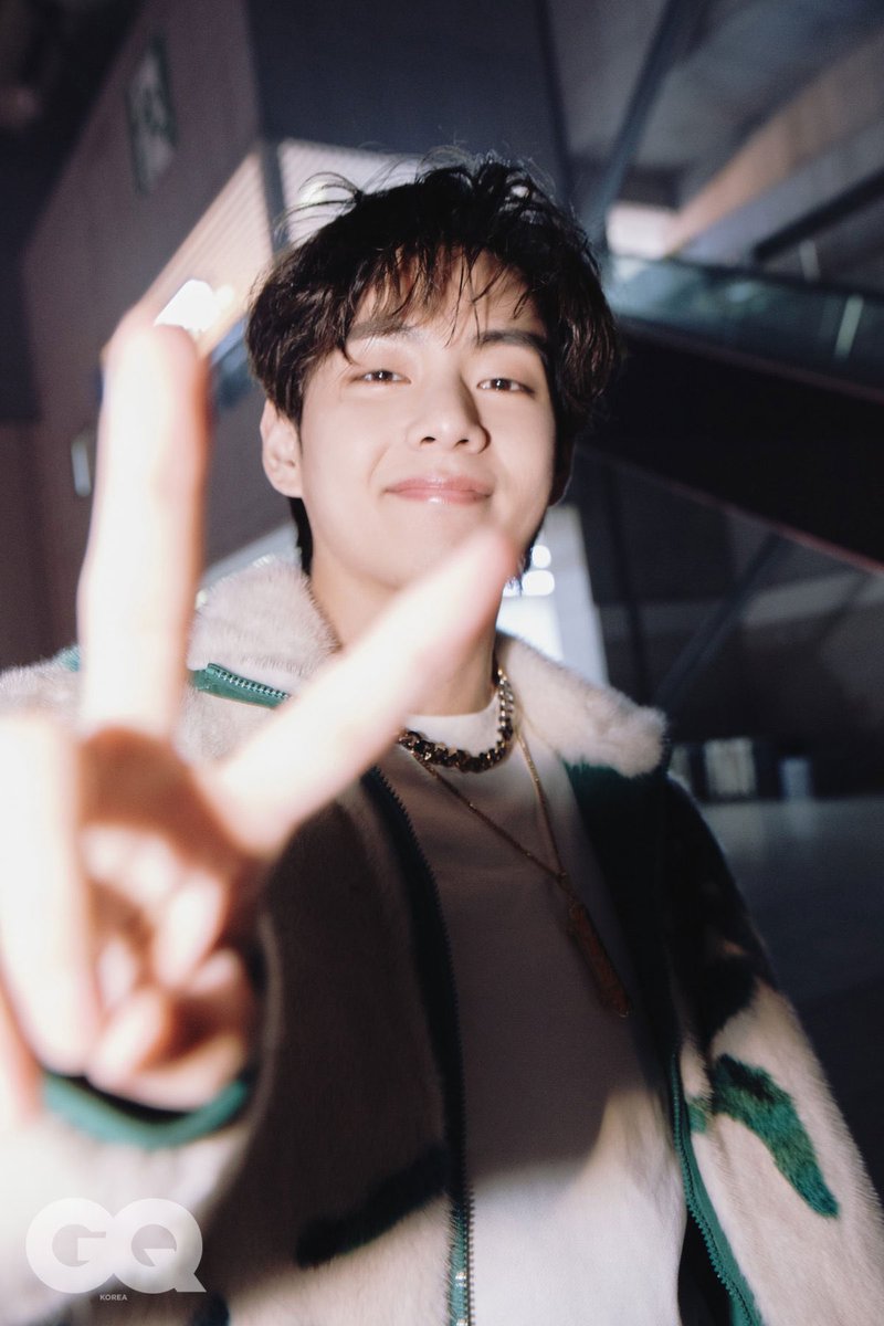 kkukstudio's tweet image. 'BTS SPECIAL' BEHIND THE SCENE | @BTS_twt 

TAEHYUNG