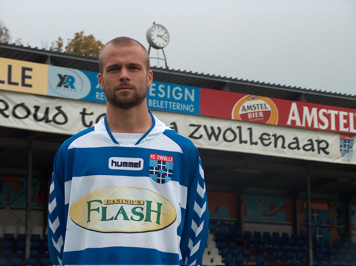 PECZwolle's tweet photo. #CultFriday 💚 https://t.co/BYQyzQ5hTF