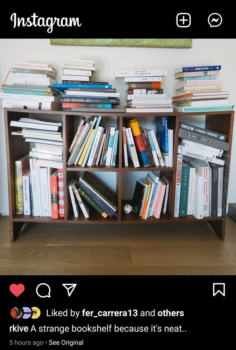 Im_Nochushiii's tweet photo. Wtffff it's more than namastey desimys..."Jeanneret Chandigarh" is in namu's book collection
#RKIVE
#jeanneretChandigarh
#Namjoon
#BTS https://t.co/LiIC0HVbbe