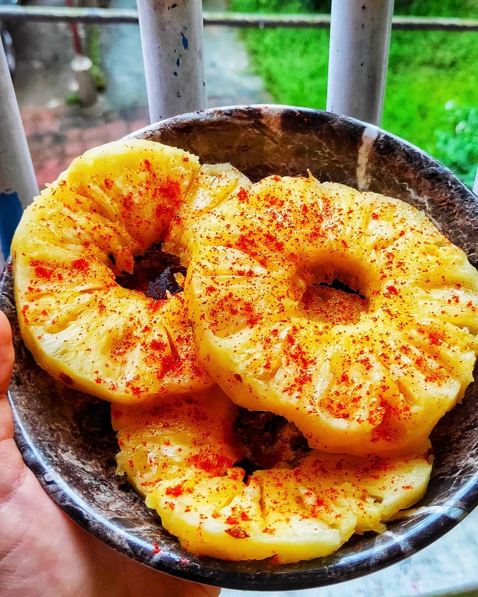 FoodNoch's tweet photo. Nothing can beat the divine taste of this fruit. 
@FoodNoch
#sweetsummertime #summeressentials #pineapple #fruitlover #fruitsbasket #foodblogger #instafood #photographylovers #foodphotography #foodparadise #foodinstagram #lovesummer #foodnoch https://t.co/qw2EWPPygF
