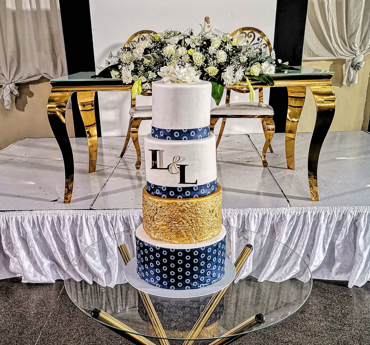 Modern Traditional  Wedding Cake - Seshweshwe

Delivered @ Mont Blanche Wedding Venue, Johannesburg South 

#africanprint | #shweshwe | #Sotho | #traditionalweddingcake | #africanwedding