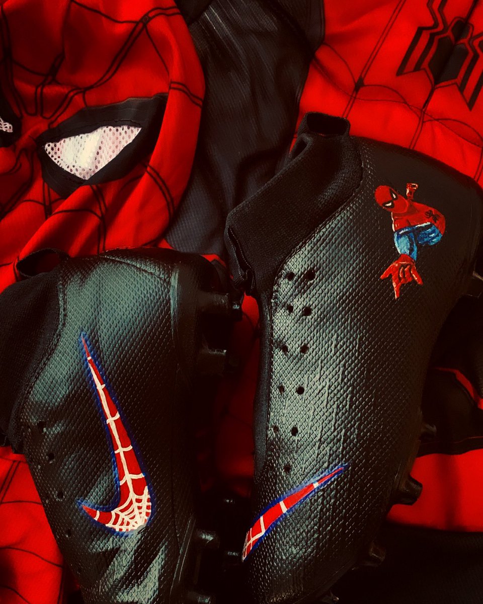 artonshirtsfc's tweet photo. When you’re saving the world at 1 but have kick off at 3! 

Spider-Man X Nike Mercurial Superfly 

Custom boots for a birthday surprise 🕷 

#spiderman #footballboots  #art #bootart #footballbootcustom #customisedfootballboots #customisedtrainers  #nike #nowayhome #milesmorales https://t.co/eeoJPDqsCR