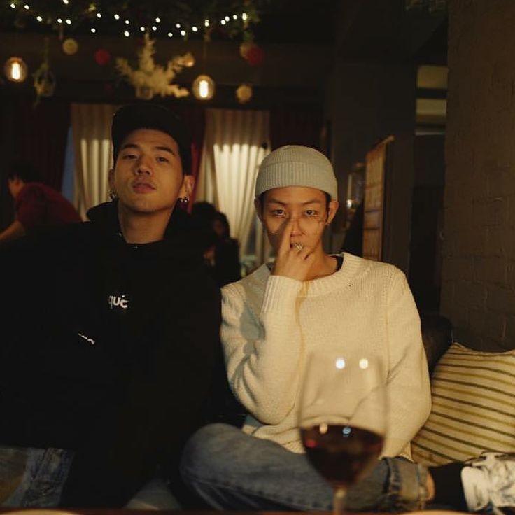 WoosxngB's tweet photo. Diciembre  24 ;

— salió a festejar vísperas de Navidad con un amigo ya que se encontraba en la cuidad y después fue a su casa a descansar. — https://t.co/XwsoWgfZxh