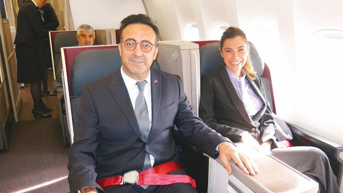 gercekgundem's tweet photo. THY Başkanı İlker Aycı ve eşi, THY ekibini Kazakistan'da mahsur bırakıp "özel izinle" Türkiye'ye döndü!

https://t.co/WO5JLd8iGV https://t.co/0IaiLcgmKy