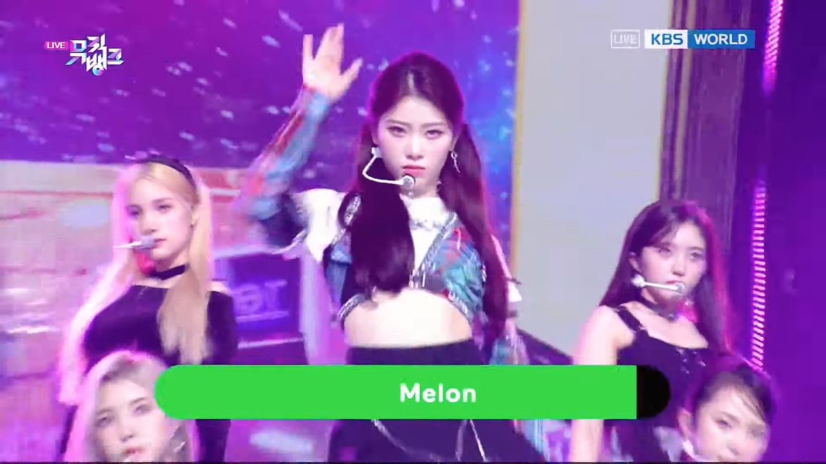 sxtloml's tweet photo. SHEN XIAOTING AT MUSIC BANK WHAT THE HELL MAAM https://t.co/u3Smm1fJbX