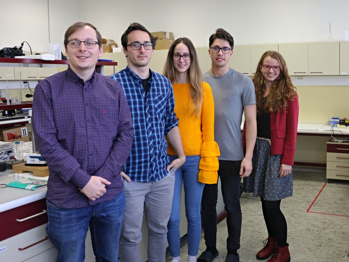 Czech Advanced Technology and Research Institute (@catrinup) on Twitter photo Five Ph.D. students working at #CatrinUP have received a one-year student grant from <a href="/UPOlomouc/">Univerzita Palackého</a>. They will focus on development of a sensitive and easy-to-use graphene-based #nanomaterial that could serve as a #biosensor to detect breast #cancermarkers.
🔍catrin.com/news/students-… Five Ph.D. students working at #CatrinUP have received a one-year student grant from <a href="/UPOlomouc/">Univerzita Palackého</a>. They will focus on development of a sensitive and easy-to-use graphene-based #nanomaterial that could serve as a #biosensor to detect breast #cancermarkers.
🔍catrin.com/news/students-…