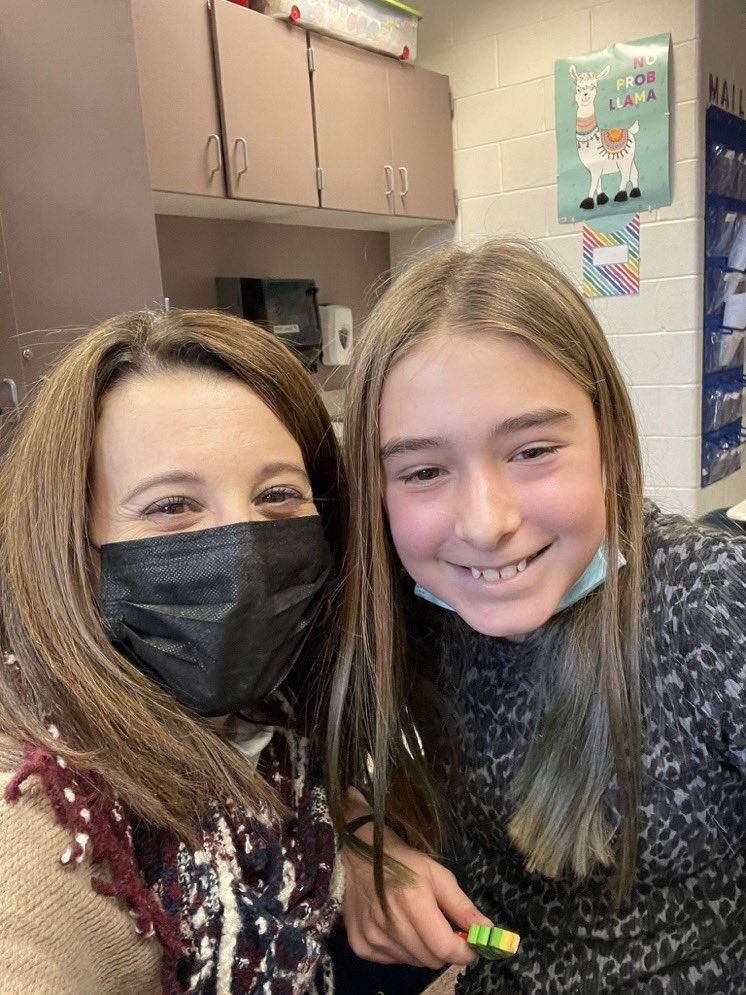 drjennybloom's tweet photo. Nothing better than having @DaileySuzanne come and teach in your daughter’s school! The @CBGrovelandEl Grizzlies were in for a treat, no doubt! https://t.co/ThDB2v5btt