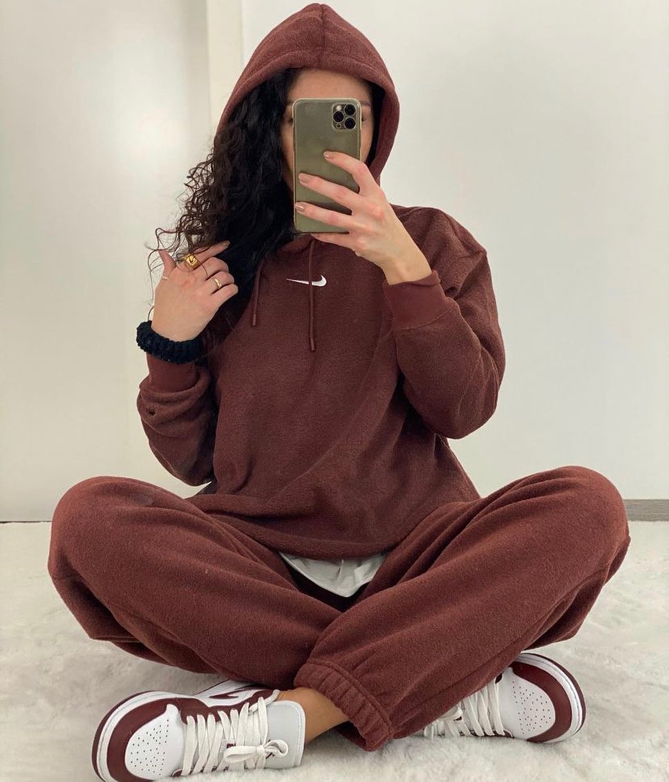 CaminoTV's tweet photo. L'ensemble polaire marron Nike 🐻

haut : https://t.co/GCn9OHWNs0 (70€)
bas : https://t.co/1ezuKRwO5s (60€) https://t.co/kDxxsH2eCF