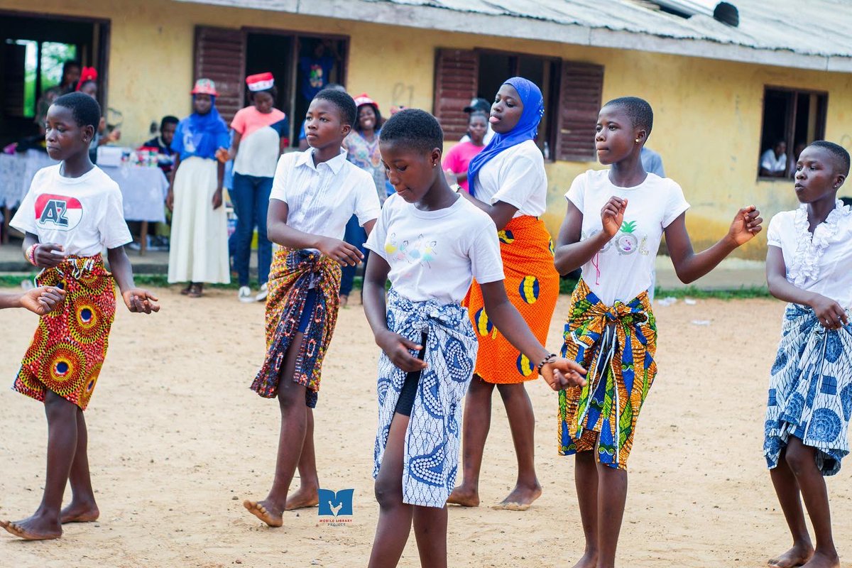 Boa_Daakye's tweet photo. Images from the cultural dance by participants. #festivefiesta2021.
📷: Ama_Sojay
#mobilelibraryproject
#boadaakyefoundation
#festivefiesta2021
#christmaswithkids https://t.co/SNbRksKw5Y