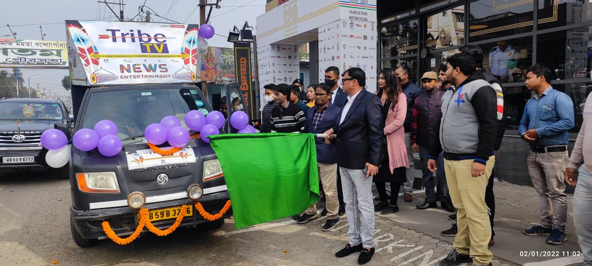 iamdwipnarayan's tweet photo. India’s first Santali tribal language TV channel Tribe TV’s Chariot sets on a journey.
@tribe_tvlive @TribalArmy @krishna_kalyani 
#tribeTV #news 
https://t.co/33mFWQzrom https://t.co/MgkGfzUh5R