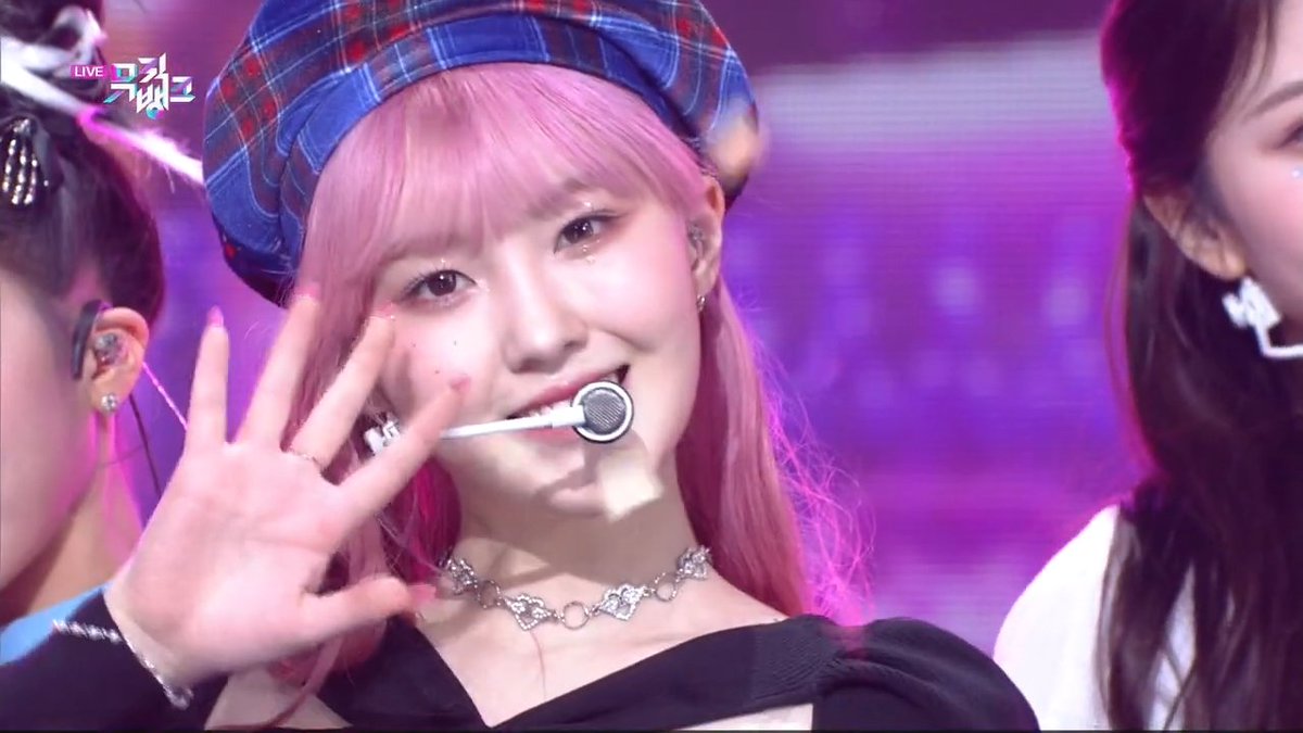 KEP1FOLDER's tweet photo. ENDING FAIRIES FOR MUSIC BANK ! https://t.co/N5gMgjdkl7