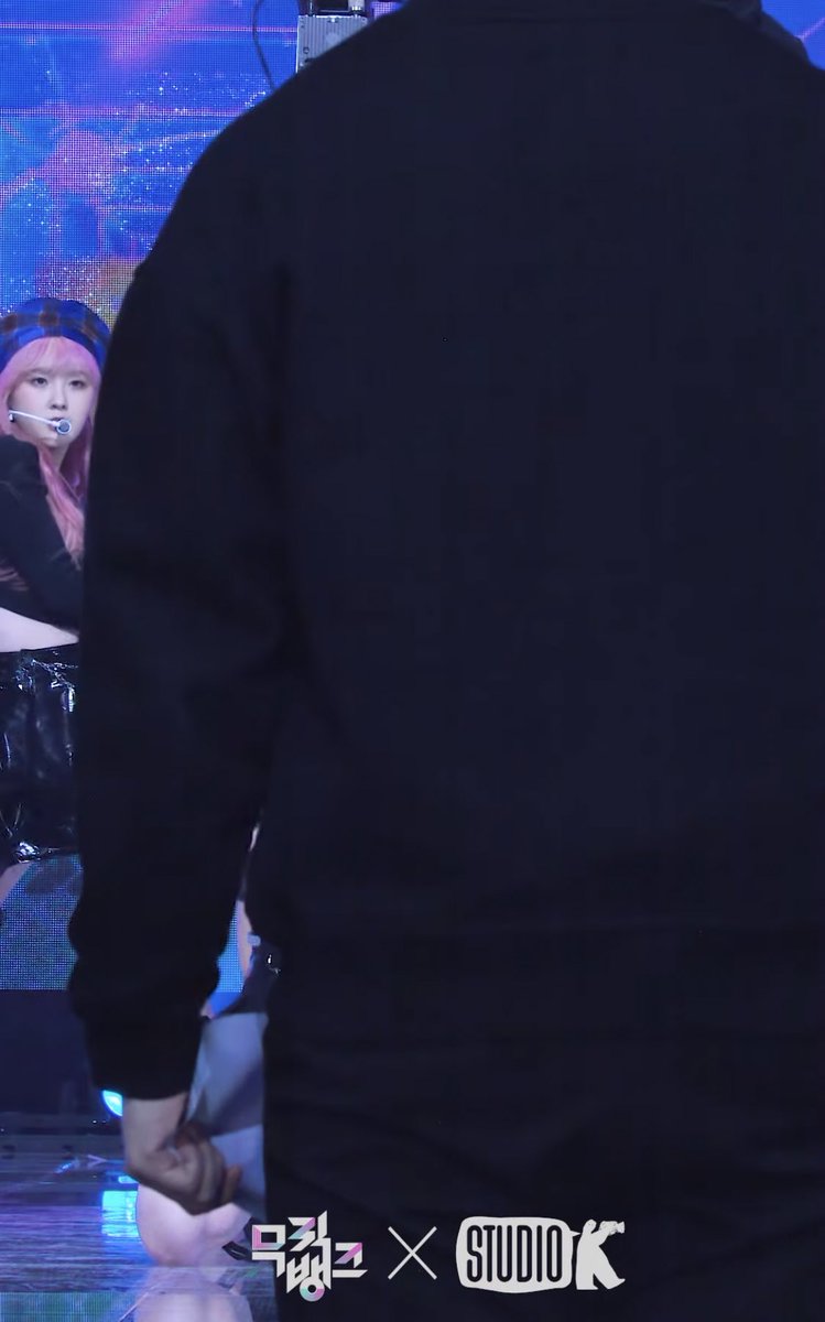 youngeunfd's tweet photo. trying to stream youngeun’s fancam :/ https://t.co/DE1nhlbAYX