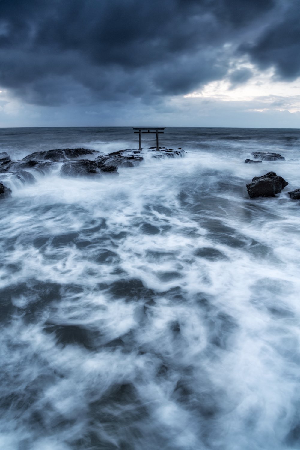 てらぬ Sur Twitter 荒れてる海はとにかくかっこいい T Co Suefqexac4 Twitter