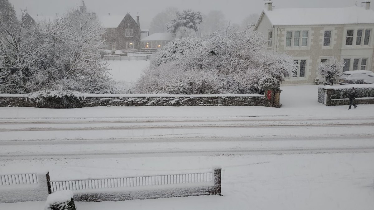 delbart's tweet photo. @ChloeAllyn Sledging ⛄️ https://t.co/mWEY9o6pr5