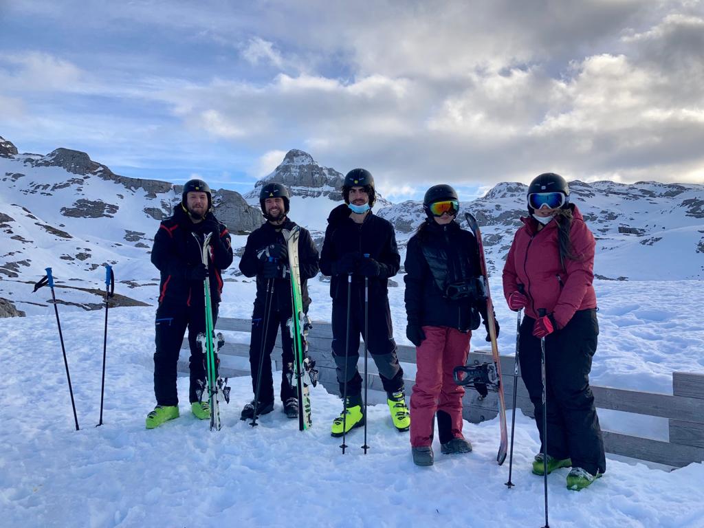 msaidadelgado1's tweet photo. Back in Edinburgh after a wonderful Christmas back home. Got to spend lots of time with my family, help my grandad and spend some amazing time with my pals. Skiing for the first time and all.🤣 Hope you all had a fantastic holiday too!! See you soon!💜 #family #home #nafarroa https://t.co/gl57PsPE0x