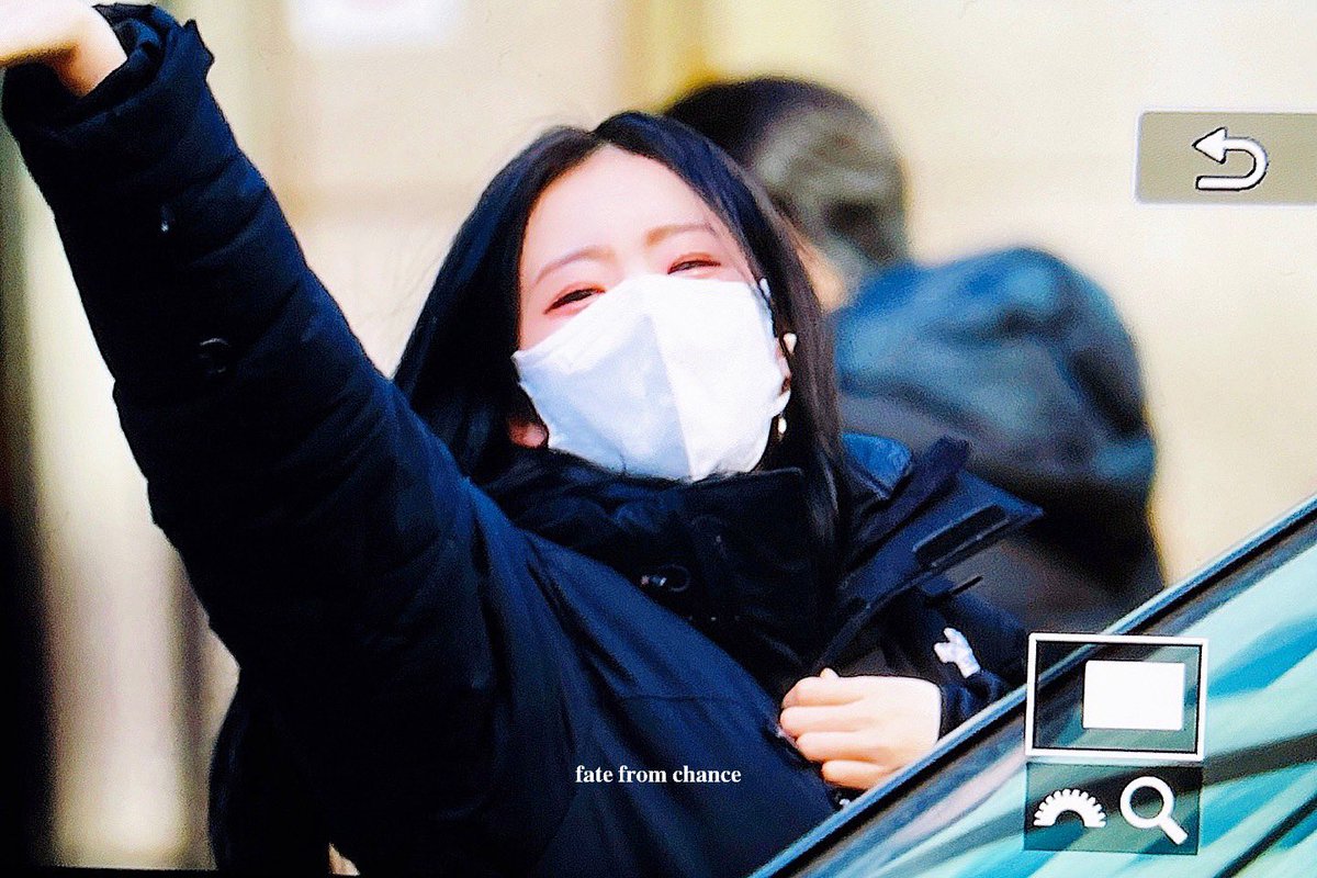 ffc_211's tweet photo. 220107 ✋🏻✋🏻
#우연 #wooyeon #우아 #wooah https://t.co/ErLfZJwf7I
