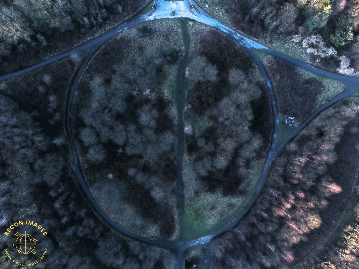 waineexplores's tweet photo. I found this just behind the railway bridge at the back of Bold Moss. I will just call it a roundabout.
#boldmoss #sthelens #warrington #dronephotography #reconimages https://t.co/dy4fU3CIfz
