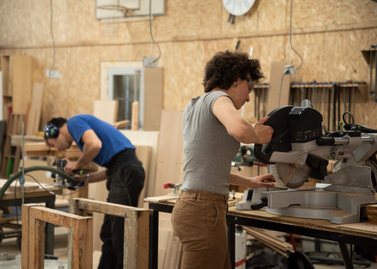 #Artisans, #commerçants, pros, économisez l’#énergie💡dans vos locaux professionnels grâce à un projet expérimental ! Pour en savoir plus, assistez au webinaire de présentation proposé par Est Ensemble et @ALE_MVE lundi 10 janvier à 8h30. Inscrivez-vous 👉 bit.ly/3k5Ftd7