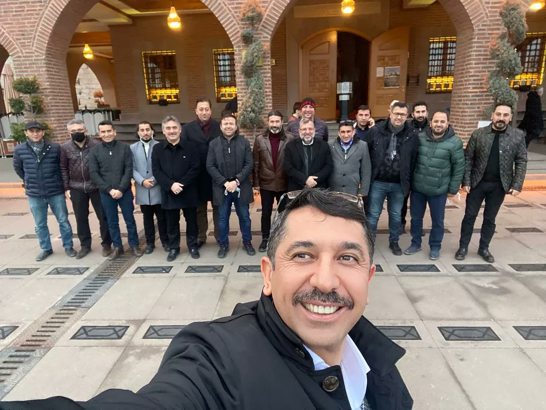 AsriadAnkara's tweet photo. #ASRİAD Ankara Şubesi olarak her 15 günde bir Cuma sabahları düzenlenen Hacı Bayram Sabah Namazı Buluşmalarının 3.sünü Hacı Bayram Veli Camii’nde toplam 25 kişi ile gerçekleştirildi.

Sabah namazının ardından katılım sağlayan ASRİAD Ankara üyelerimiz ile kahvaltı yapıldı. https://t.co/f5MqFYe1iX