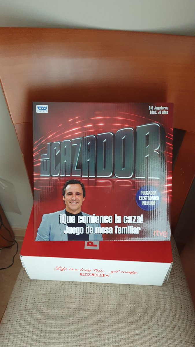 juancampos77's tweet photo. @ElCazadorTVE , los reyes me han traído el juego, ya solo falta que me llameis para concursar, mientras espero la llamada ire practicando https://t.co/sA6Lhmlp4Z