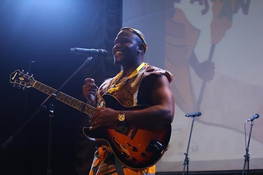 TheLIMAs_'s tweet photo. We are proud to learn that Tonight’s ANC January 8 Gala Dinner included, exclusively Limpopo artists who have graced the LIMA stage and they are all winners of the prestigious LIMA statuette. Proud moment indeed. Big up to L’wei Netshivhale, @Motlanalo_SA Mahlatze Vokal https://t.co/szzyUrYr0O