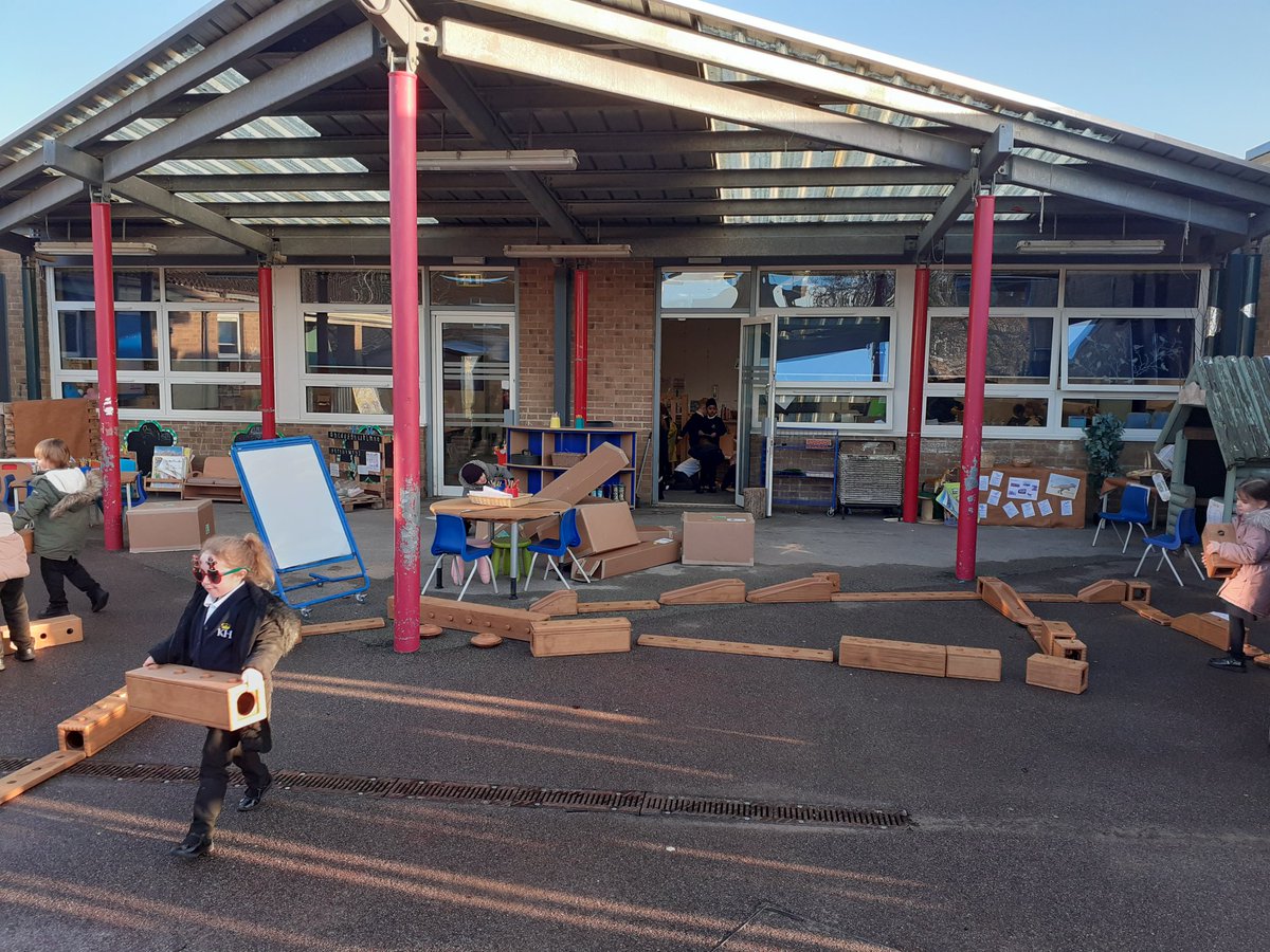 KhpaH's tweet photo. This morning the children in Reception have created an obstacle course in the outside area.
They have worked as a team, listened to each others ideas and now it reaches from one side to other side. Well done Reception 👏 @KhpaEarlyyears https://t.co/J4yYPU5I25