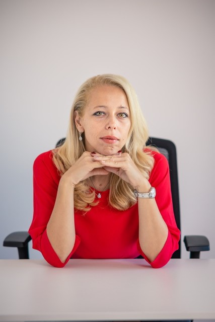 🤩👩‍💻🎙👉 Ралица Траянова e #Chief #Product #Owner в <a href="/SmartIT_bg/">SmartIT</a> – технологичният хъб, който прави възможна работата на над 8300 служители и компаниите от групата на MFG: devstyler.bg/blog/2022/01/0…
#SmartIT  #diversity #equality #inclusion #achievements #female #industry #IT #leaders