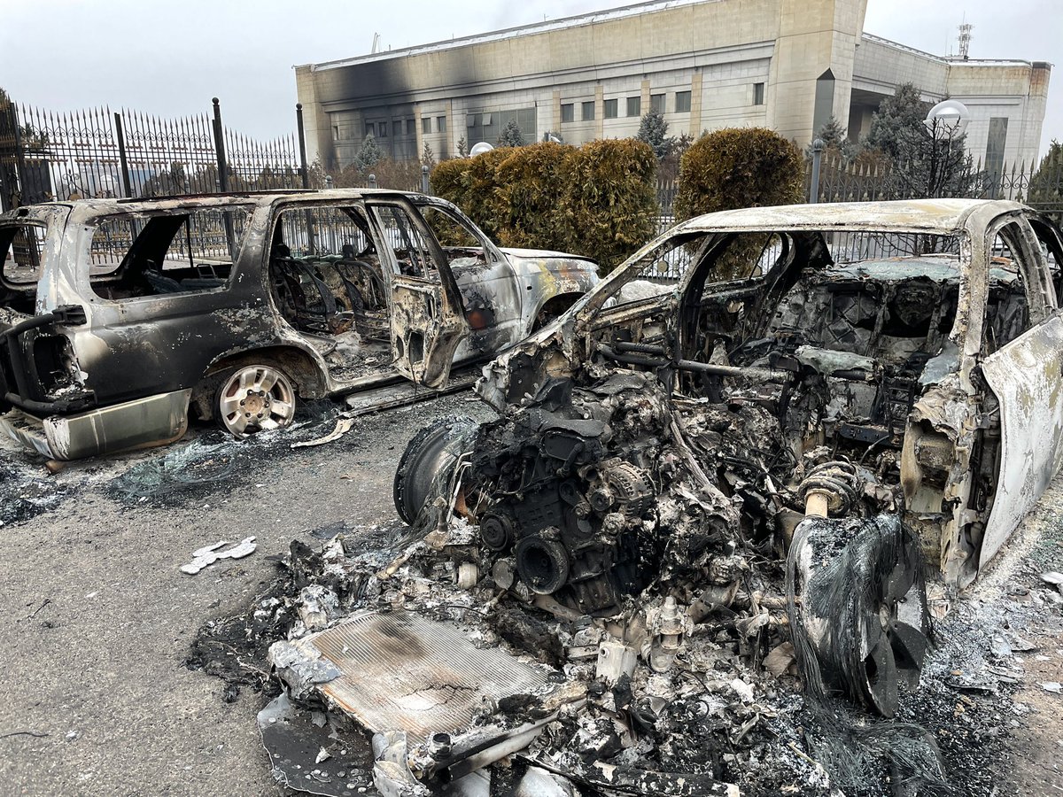 abdujalil's tweet photo. It’s much quieter in #Almaty today but still some shooting and explosions. Perhaps police firing warning shots #Kazakhstan https://t.co/mgTjb4J4b5