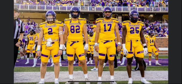 Jonathannclark's tweet photo. Blessed to receive an offer to continue my athletic and academic career with the national champs at UMHB! #AGTG #GoCru @Coach_Brace @CruFootball @RecruitsCenTex @FlxAtx @vrhsfootball https://t.co/sWH0GOy8QT