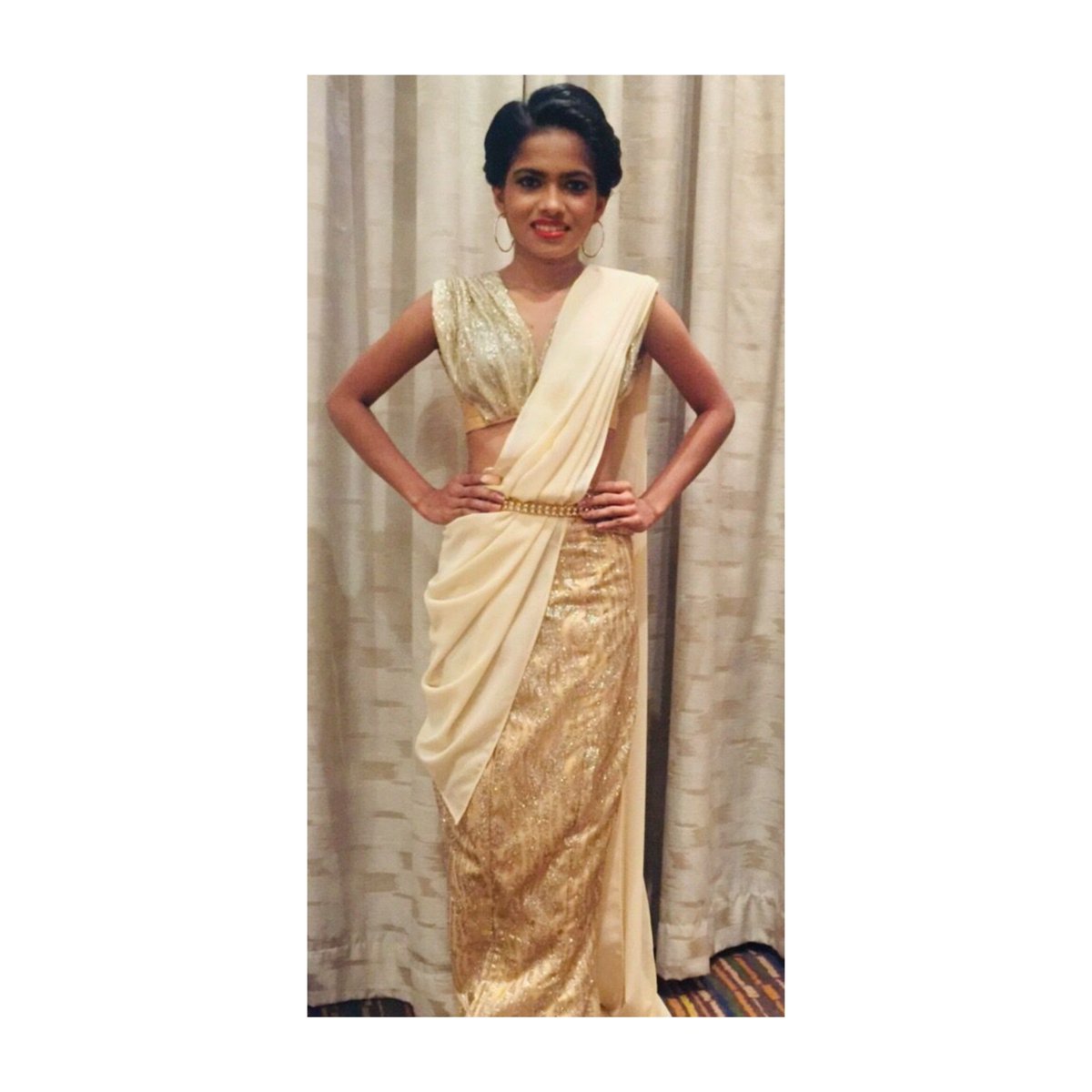 sneha_christeen's tweet photo. Magnifique 2022 ✨🥂
° 02.01.2022 ° ♥️
• Clutch bag - The Design Collective / Navya
•.fabrics - Fabric Gallery
• HUMA - Enoka Bridal
#gettogether #sarees #batchparty #Magnifique #cinnamonlakeside #besties4life https://t.co/PO63mZiGfJ