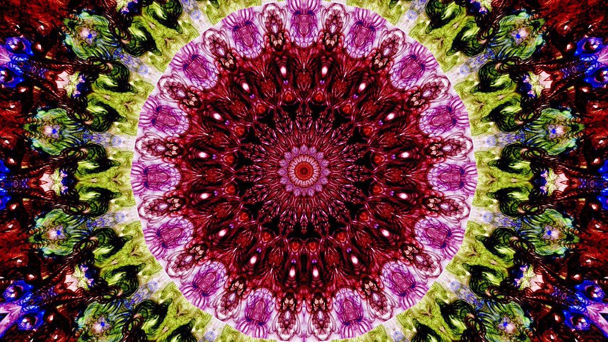 milescrowlarts's tweet photo. @CeliliaArtworks Happy New Year!🎊 
I make trippy psychedelic art that merges dimensions and brings forth unseeable energy! Let’s start 2022 of weird 😜
Presave my new song coming out soon too!!

https://t.co/9EffoHhNyW https://t.co/fO6uyIEKjp
