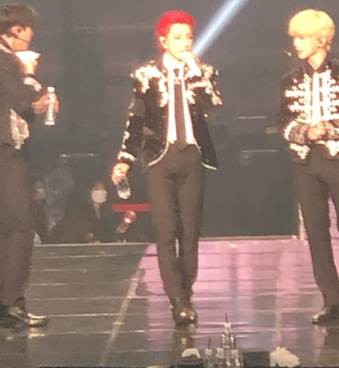 yeossi_smile's tweet photo. LO SABIA. NO CONFIÓ MÁS EN UN ESCORPIANO 

ATEEZ CONCERT 2022
#ATEEZinSEOUL_Day1
#TheFellowship #Beginning_Of_The_End
#ATEEZWORLDTOUR2022 
#ATEEZ #에이티즈 @ATEEZofficial https://t.co/W1NSlgT4zK