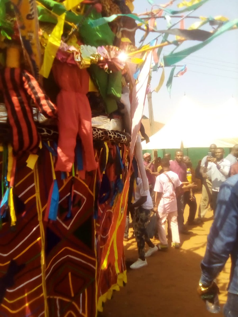 FIPBenin's tweet photo. Le Masque IJELE du Nigeria, inscrit au patrimoine mondial de l'UNESCO sera à grande déambulation des masques du FIP le lundi 10 janvier 2022
#FIP2022 
 #Wasexo #FIP https://t.co/oKOCBLAvID