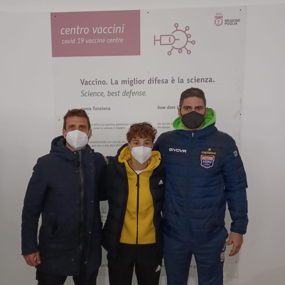 MonopoliCalcio's tweet photo. Il nostro capitano Marco Piccinni, insieme al capitano della Pink Bari Calcio Femminile Federica Di Criscio e al capitano di Lapietra Action Now Monopoli Mauro Torresi, insieme, per lanciare un solo messaggio di speranza: VACCINIAMOCI 💉

#umnapl #pink #actionnow #stopcovid19 https://t.co/sfFZ6g3860