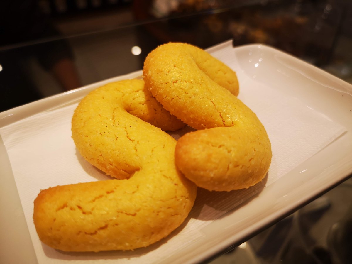 VizioVirtu's tweet photo. Are you looking for a different #foodieexperience in #Venice? Why don't you come & join one of our Traditional Venetian #Cookies Course?
Dm or send an email to info@viziovirtu.com
#viziovirtu #chocolateshop #bakingcourse #cookingcourse #corsodicucina #corsodibiscotti #baking https://t.co/VC0RPczSjS