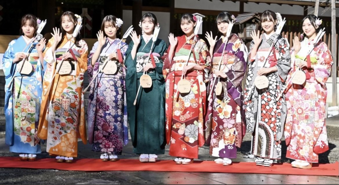 きもの絵巻館 人気グループ 乃木坂４６ の成人式が 乃木神社 にて行われました きもの絵巻館 が衣裳協力した振袖を阪口珠美さんからお召しいただいたようです 乃木坂46 乃木坂46成人式 乃木神社 阪口珠美 振袖 乃木坂46振袖 阪口珠美振袖