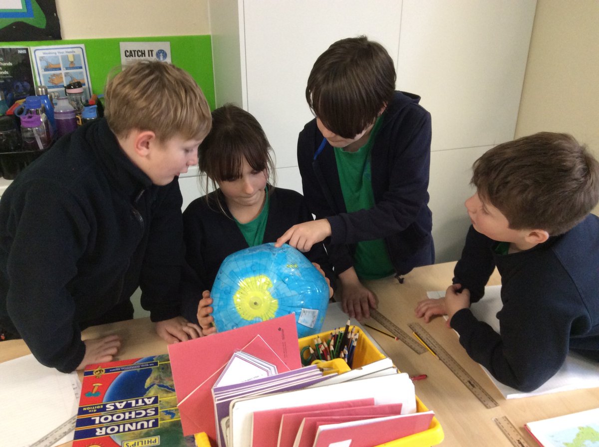 SouthwayJS's tweet photo. Yesterday, Year 4 learnt about the 7 continents of the world. They then identified the countries in North America that the Mayans lived in. #allthemaps #Guatemala #guacamole https://t.co/ei1F0Q1fVN