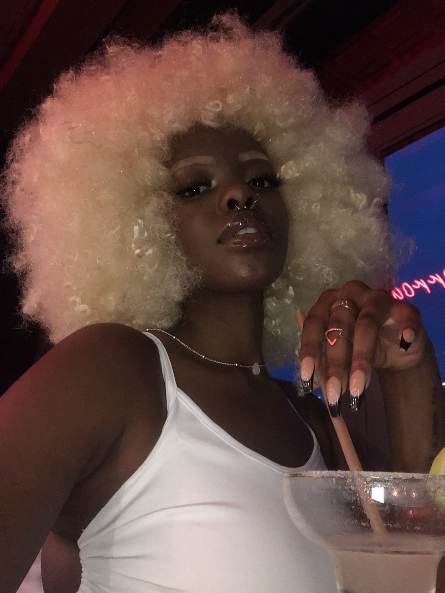 coco_something's tweet photo. Birthday dump 🥂 https://t.co/GwoiviDhTl